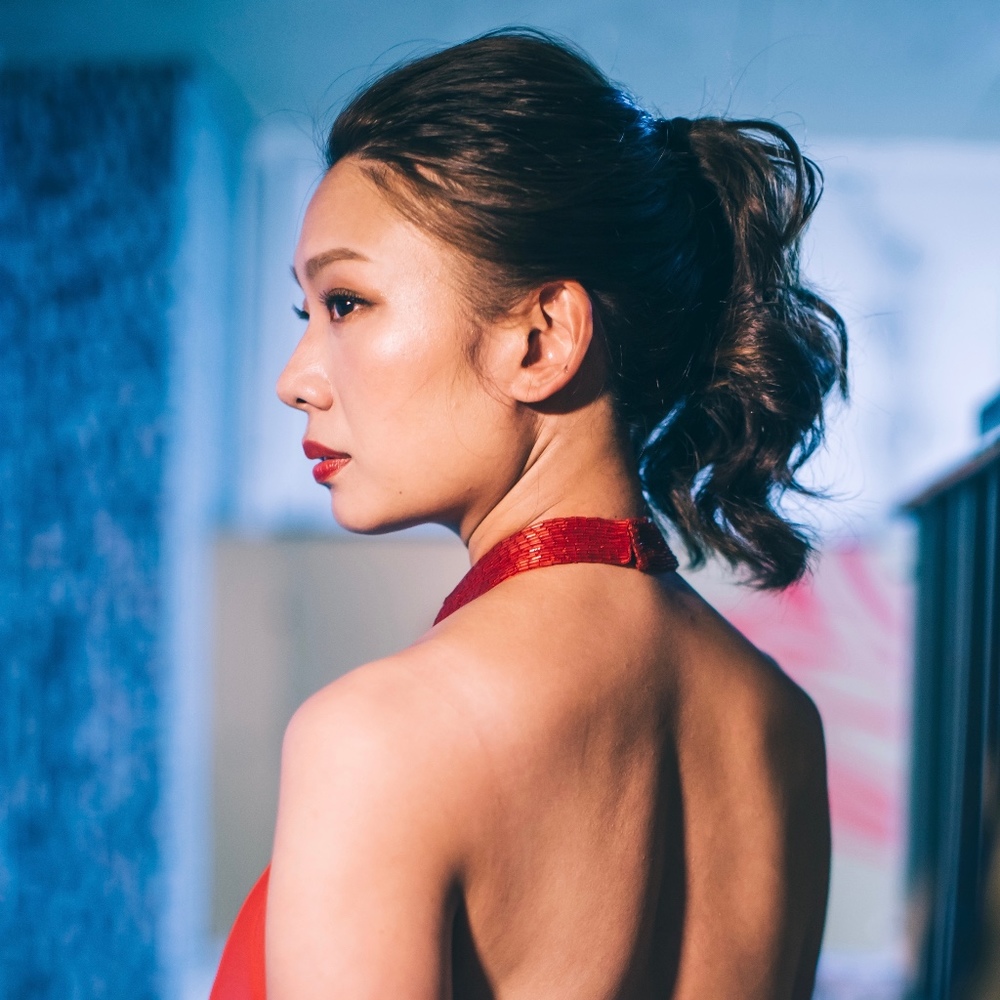 Fashion model and prom dress seller